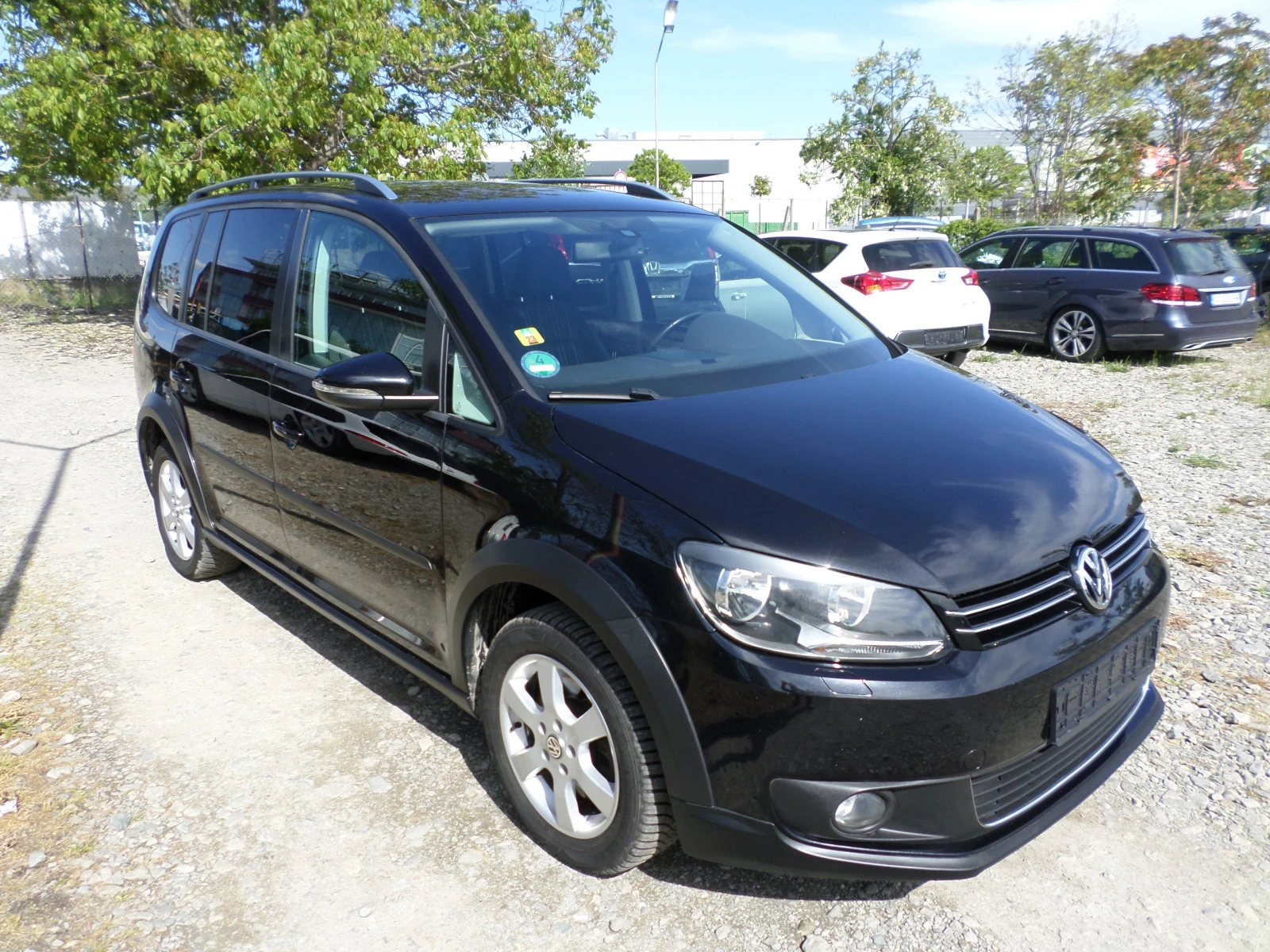 VW Touran 2.0TDI CROSS 140PS - изображение 2