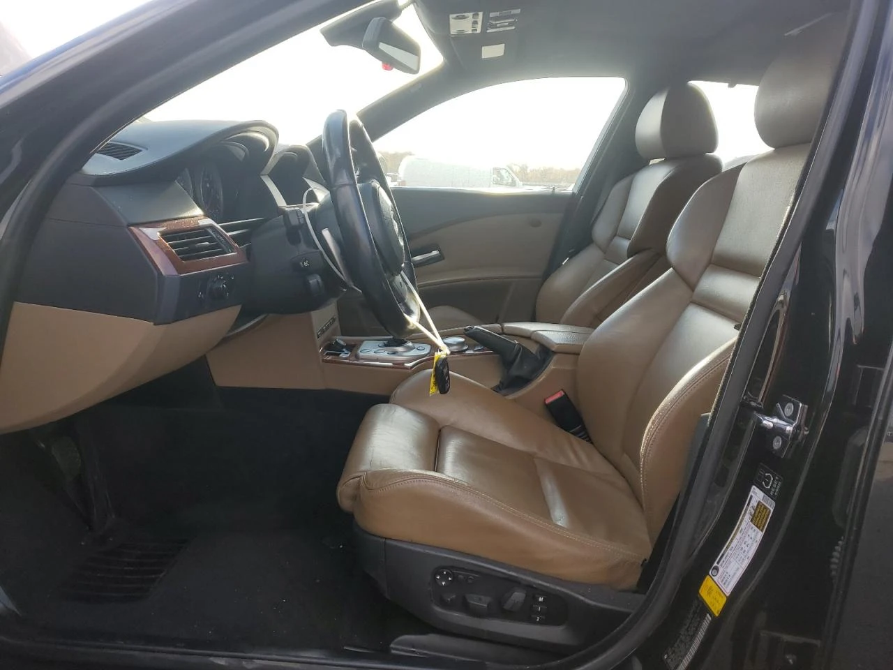 BMW M5 5.0 V10 - изображение 7