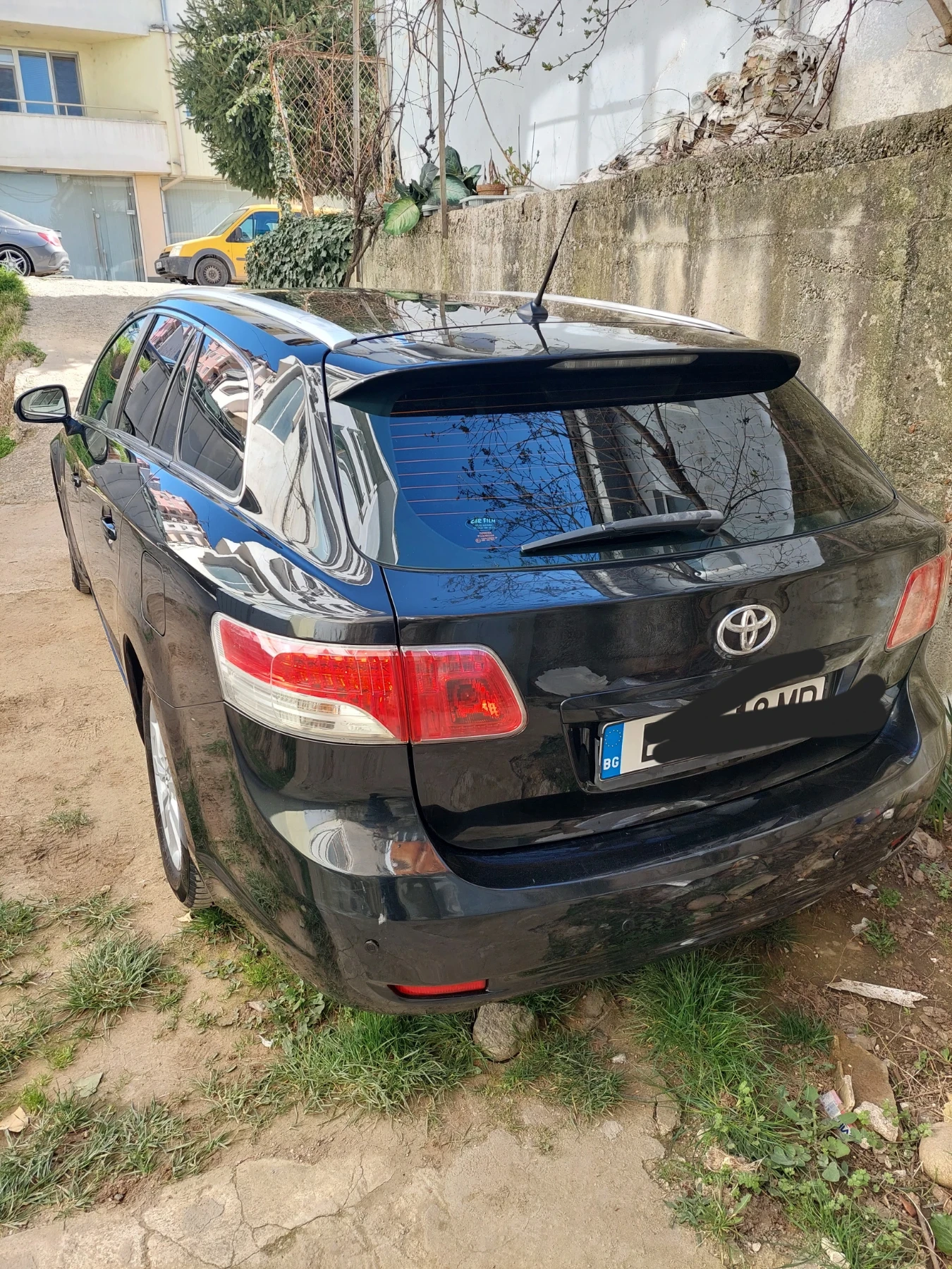 Toyota Avensis 1.8 Бензин/газ, снимка 3 - Автомобили и джипове - 53832875