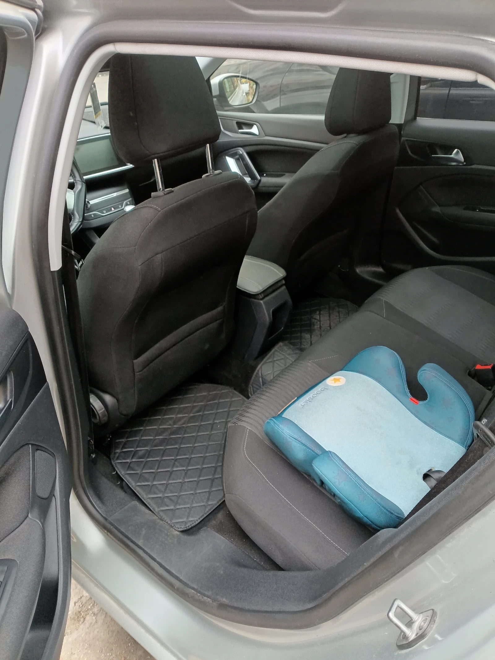 Peugeot 308 HDI T9, снимка 13 - Автомобили и джипове - 53987621