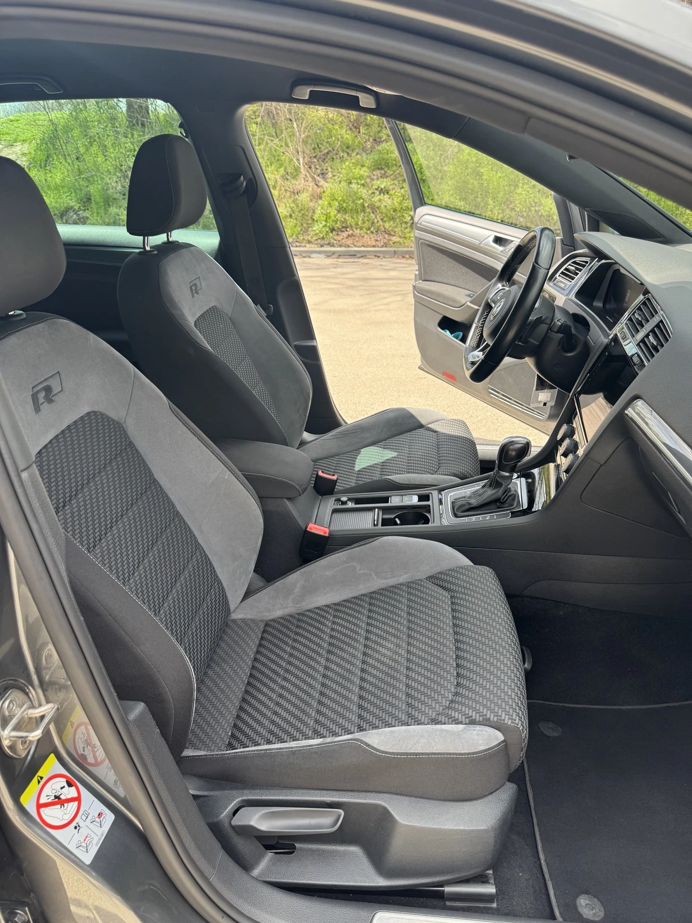 VW Golf 7 Facelift Rline Digital CH, снимка 8 - Автомобили и джипове - 54189191