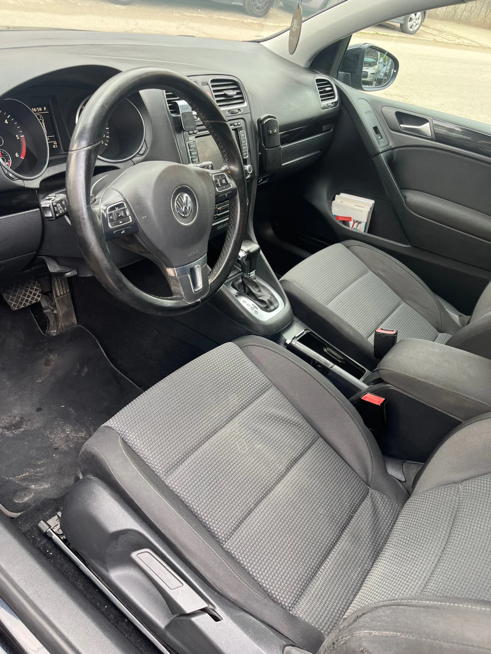 VW Golf 2.0Tdi - DSG - Navi - SWISS , снимка 8 - Автомобили и джипове - 54637518
