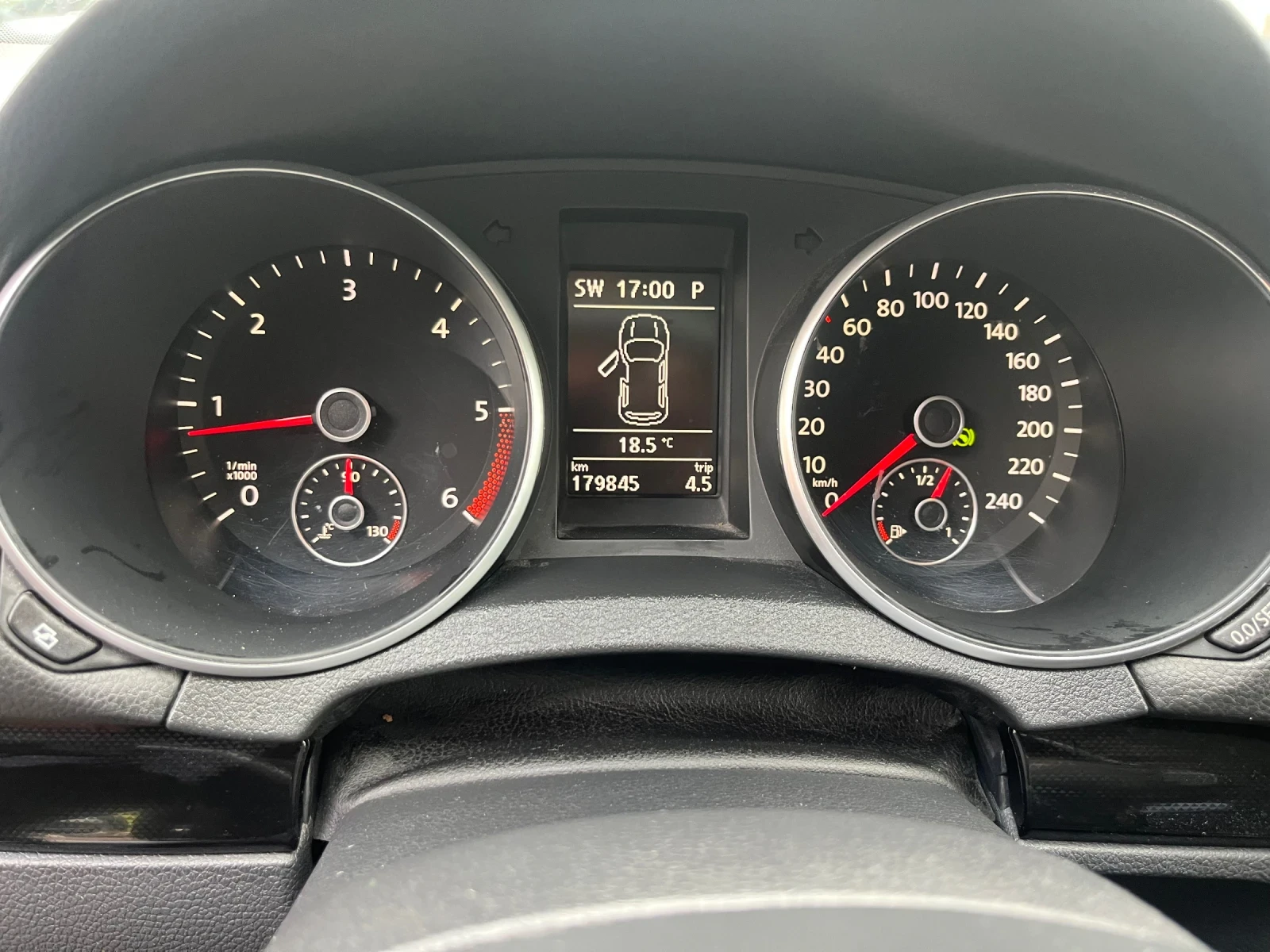 VW Golf 2.0Tdi - DSG - Navi - SWISS , снимка 14 - Автомобили и джипове - 54637518
