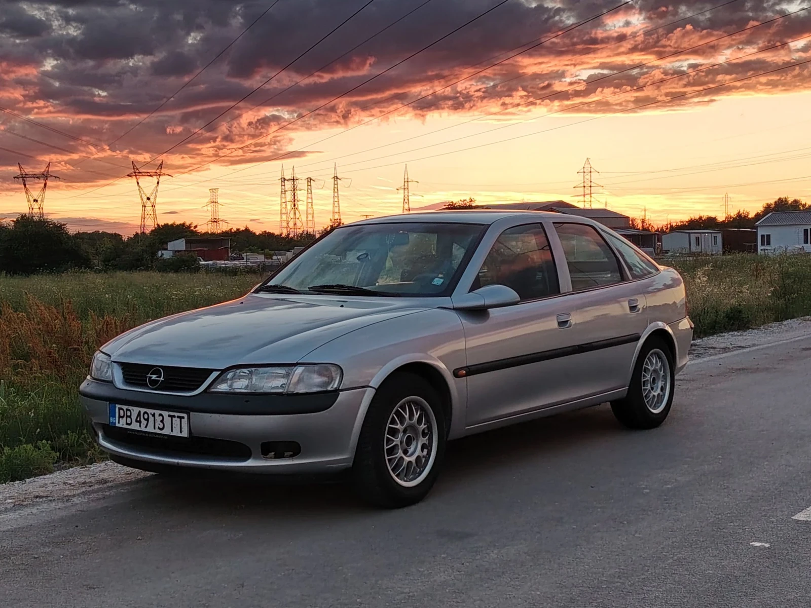 Opel Vectra 1.6 моно ГАРАЖНА