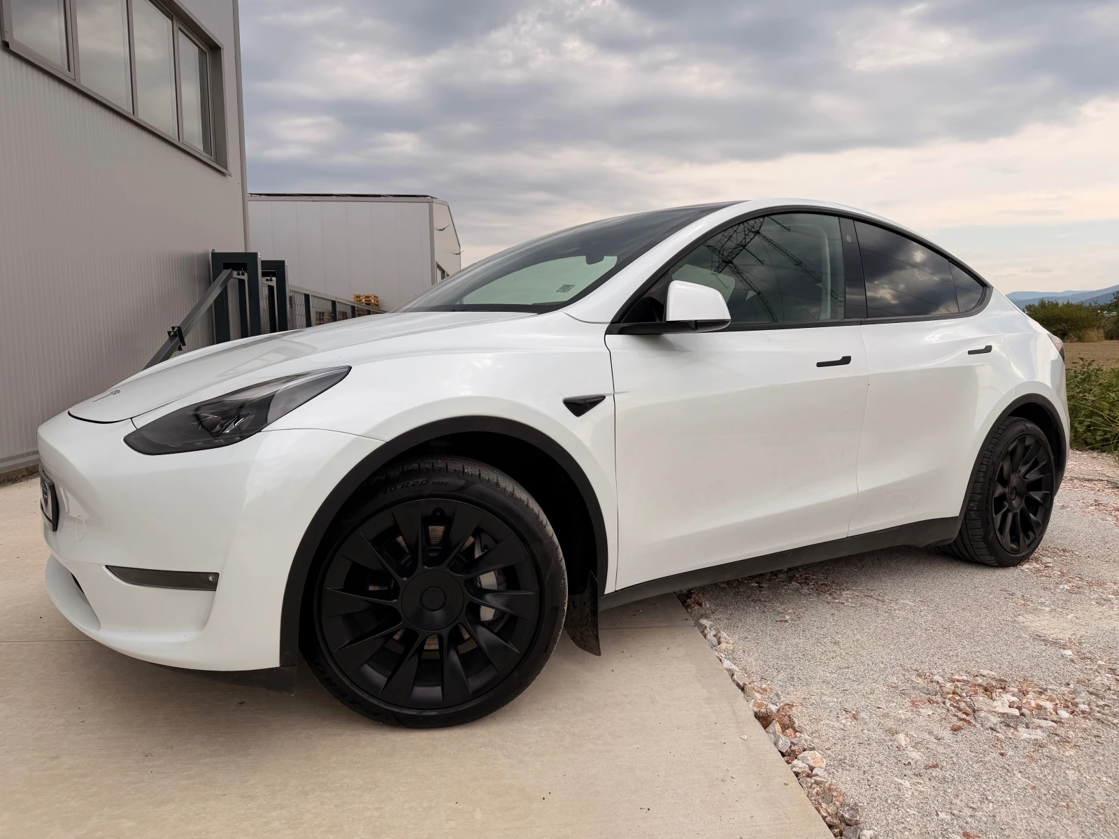 Tesla Model Y Long Range AWD   Ryzen   Tesla Vision, снимка 2 - Автомобили и джипове - 55911328