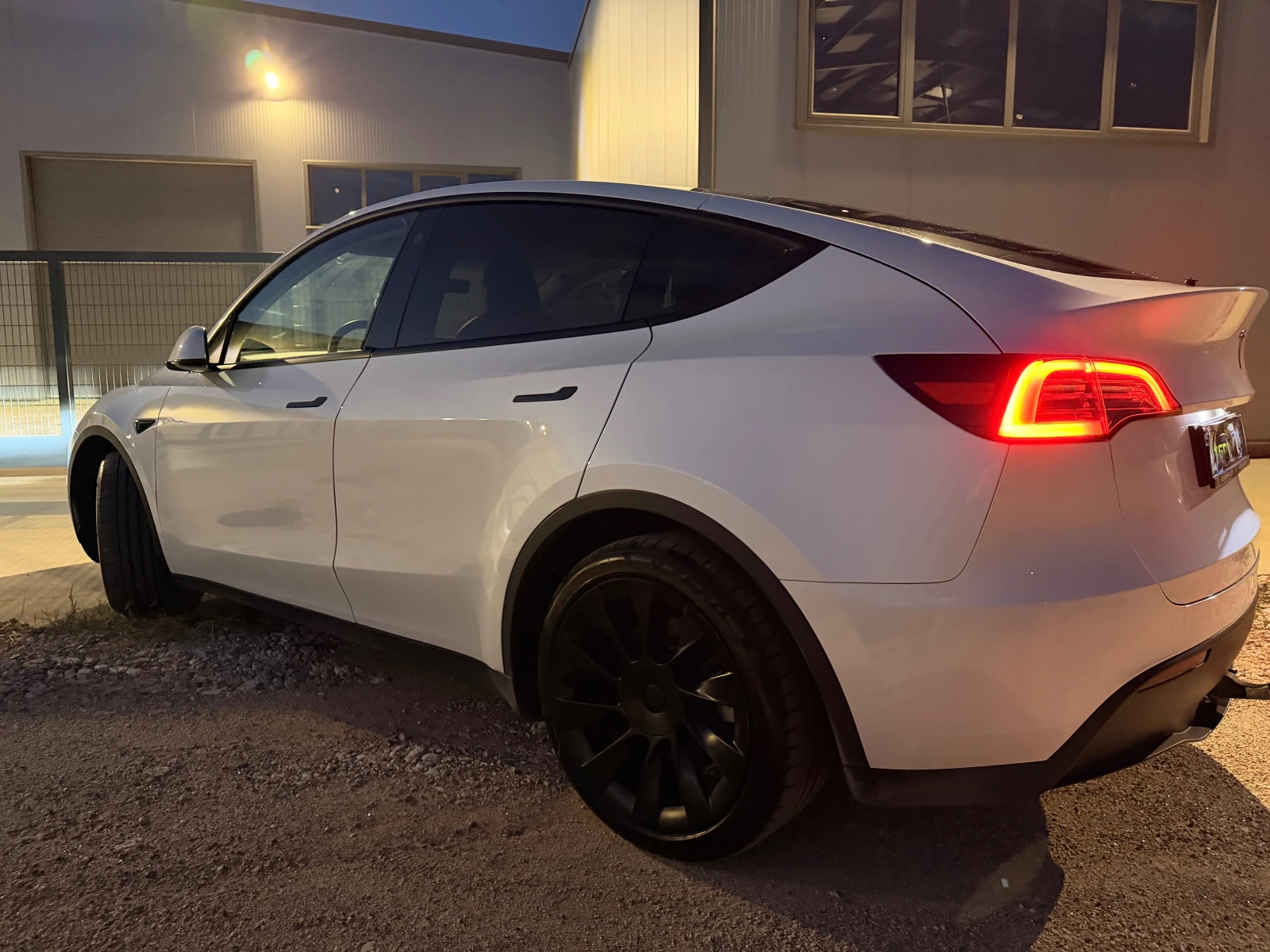 Tesla Model Y Long Range AWD   Ryzen   Tesla Vision, снимка 12 - Автомобили и джипове - 55911328