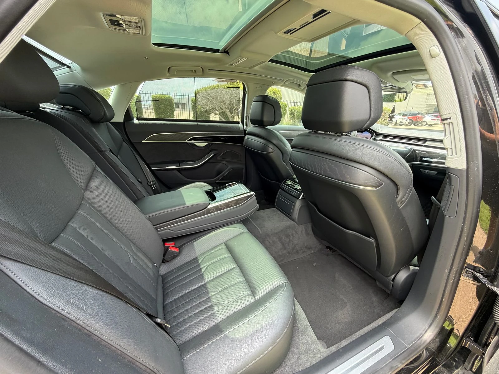 Audi A8 2020* 4.0T* МАСАЖ* ОБДУХ* 360* HUD* FULL MAXX, снимка 16 - Автомобили и джипове - 55611116