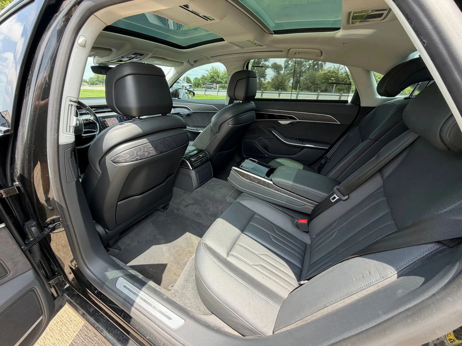 Audi A8 2020* 4.0T* МАСАЖ* ОБДУХ* 360* HUD* FULL MAXX, снимка 15 - Автомобили и джипове - 55611116