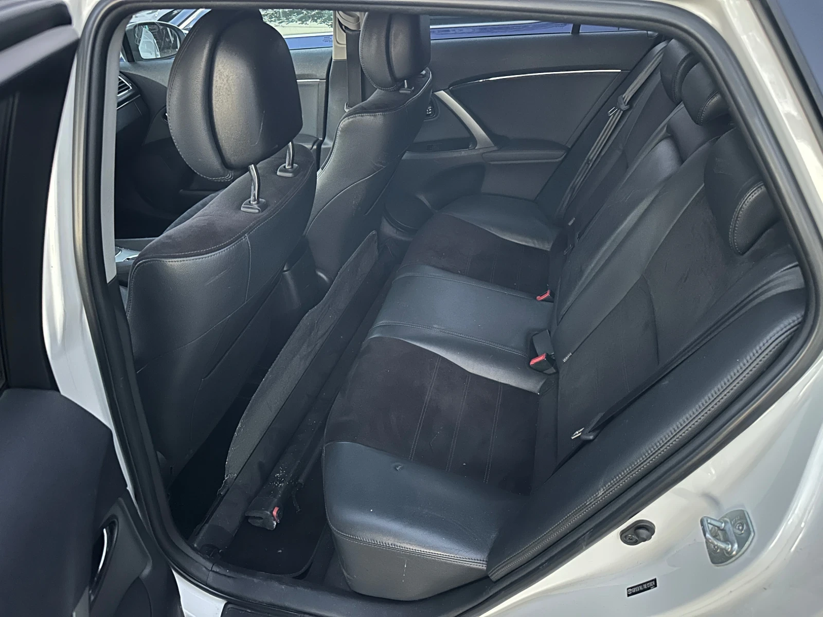Toyota Avensis 2.0 d4d 124�� �� �����! | Mobile.bg � ����������� 9