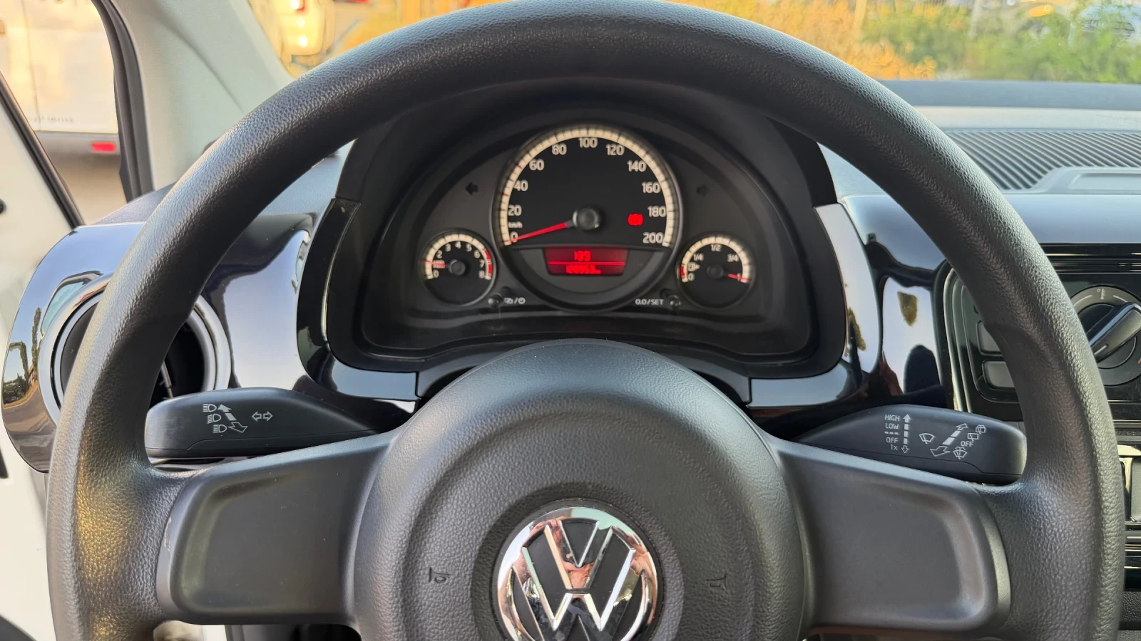 VW Up 128000км  Сервизна история Панорама парктроник, снимка 9 - Автомобили и джипове - 55771324