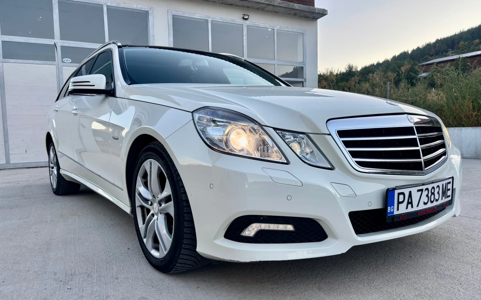 Mercedes-Benz E 350 350-4x4, снимка 3 - Автомобили и джипове - 56137322