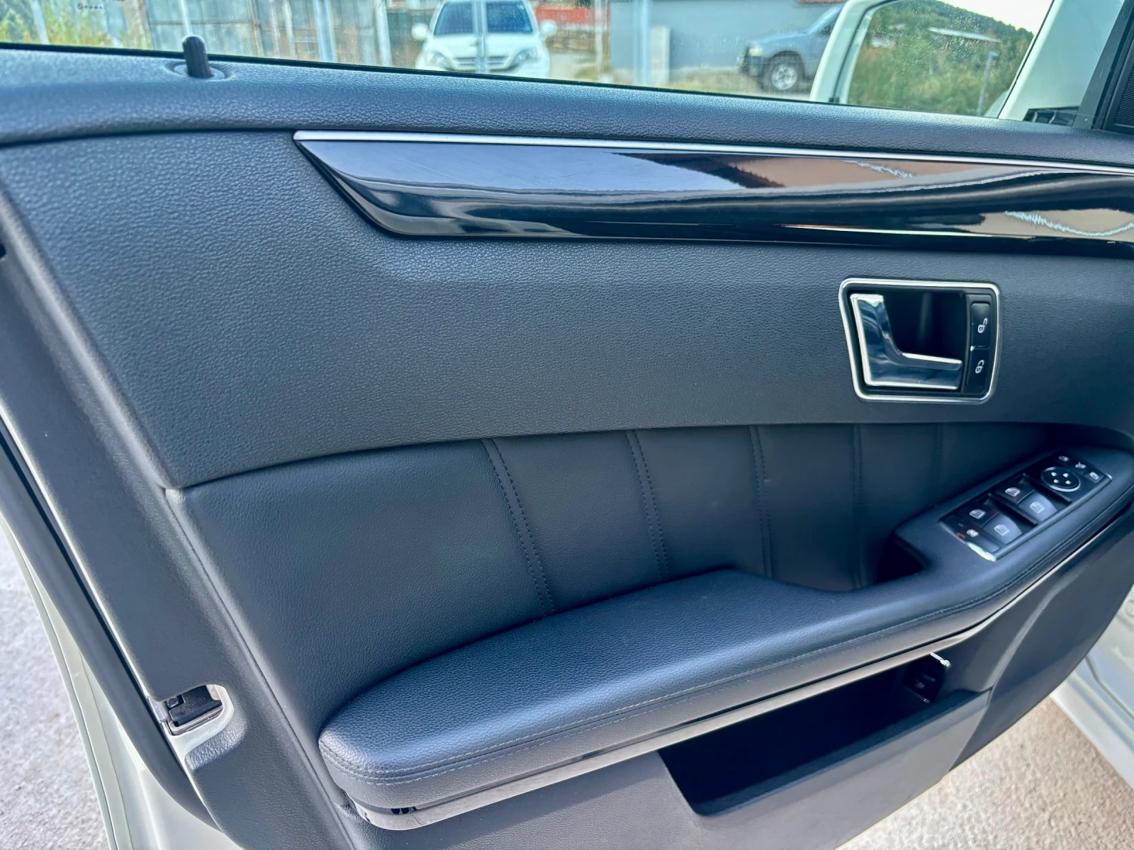 Mercedes-Benz E 350 350-4x4, снимка 7 - Автомобили и джипове - 56137322