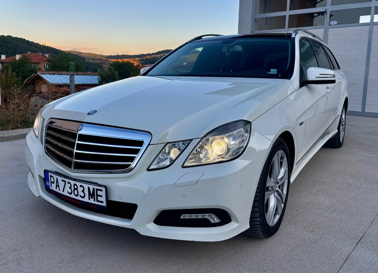 Mercedes-Benz E 350 350-4x4, снимка 2 - Автомобили и джипове - 56137322