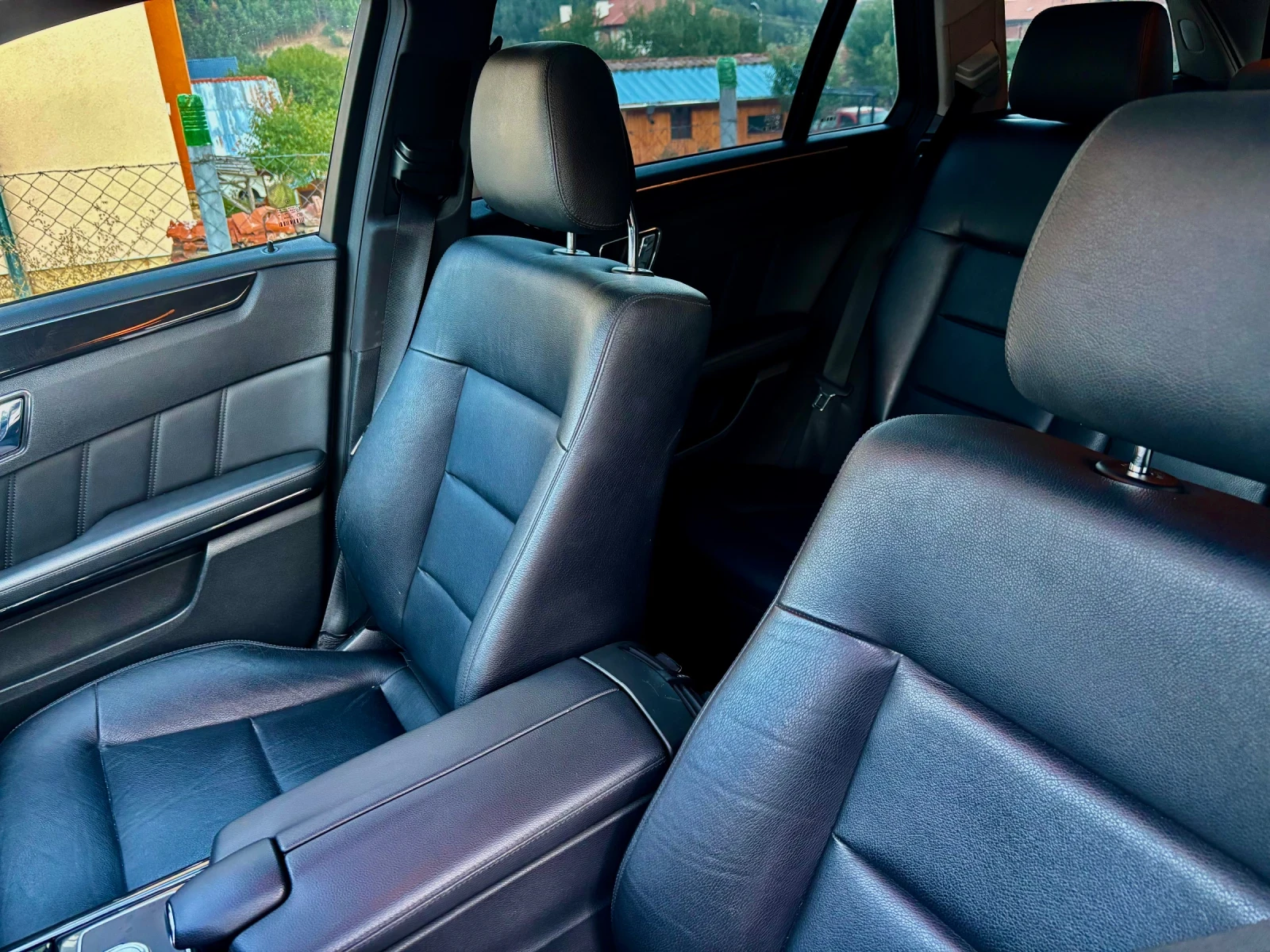 Mercedes-Benz E 350 350-4x4, снимка 11 - Автомобили и джипове - 56137322