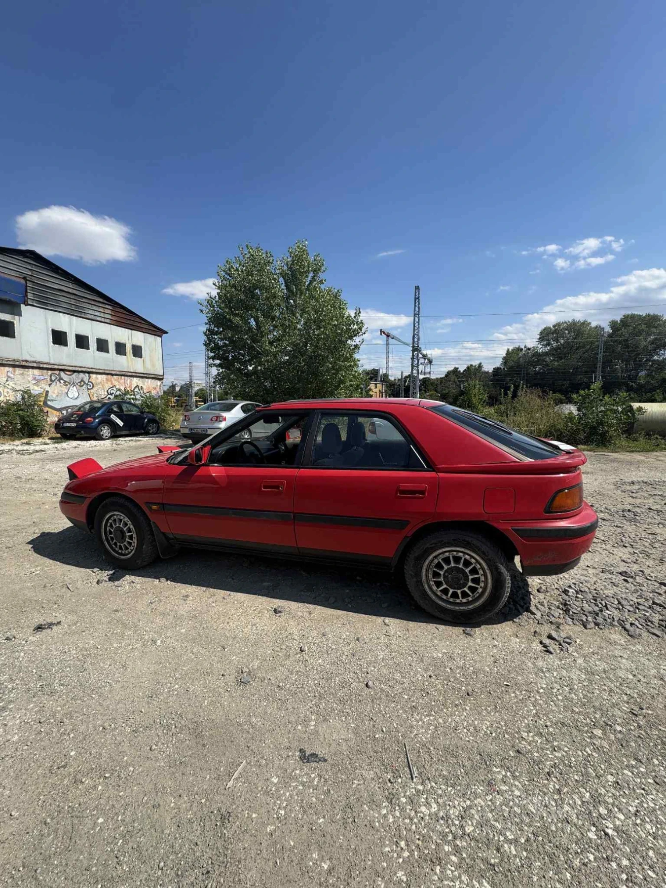 Mazda 323 BG, снимка 4 - Автомобили и джипове - 56407690