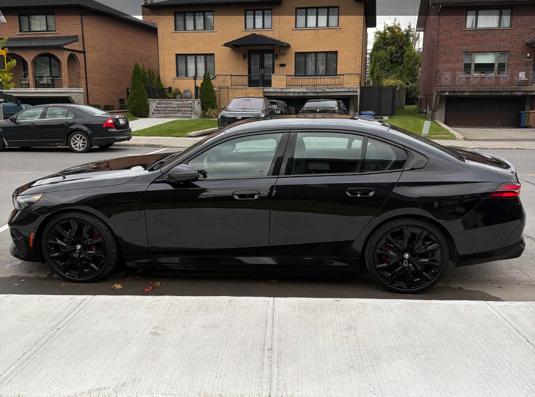 BMW 550 e XDRIVE HYBRID 2026  | Mobile.bg � ����������� 5