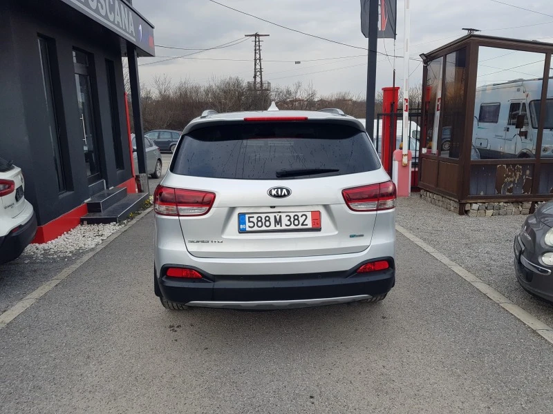 Kia Sorento, снимка 6 - Автомобили и джипове - 44639490