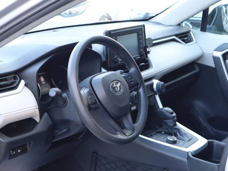 Toyota Rav4 Hybrid/XLE/Lane Assist/Distronic/Камера/4X4, снимка 9 - Автомобили и джипове - 49446611