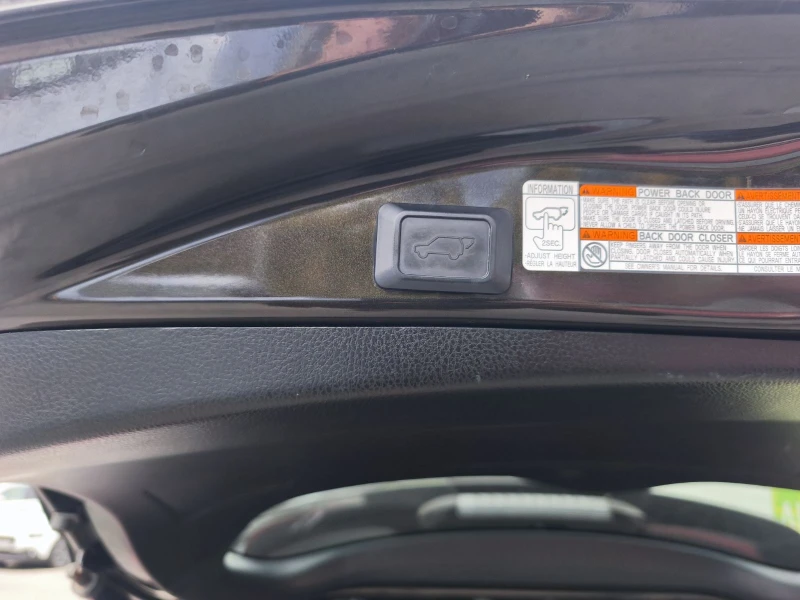 Toyota Rav4 2.5 Hybrid 197hp Executive Plus 4x4, снимка 10 - Автомобили и джипове - 52336869