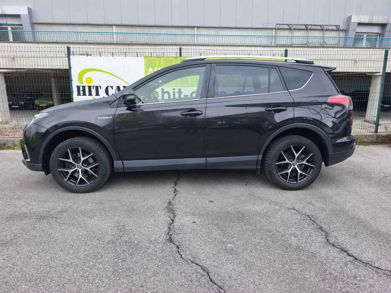 Toyota Rav4 2.5 Hybrid 197hp Executive Plus 4x4, снимка 4 - Автомобили и джипове - 52336869