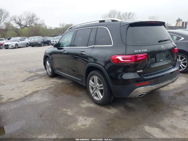 Mercedes-Benz GLB 250 * 4MATIC* КОЖА* ПОДГРЕВ* ПАНОРАМА* LED* , снимка 3 - Автомобили и джипове - 54766574