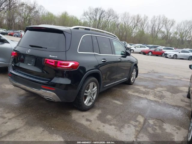 Mercedes-Benz GLB 250 * 4MATIC* КОЖА* ПОДГРЕВ* ПАНОРАМА* LED* , снимка 4 - Автомобили и джипове - 54766574