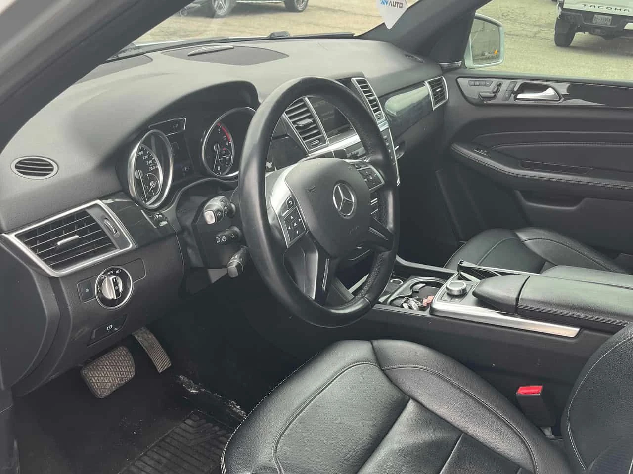 Mercedes-Benz ML 350 * BlueTEC * HARMAN/KARDON* PANORAMA* , снимка 5 - Автомобили и джипове - 54581349