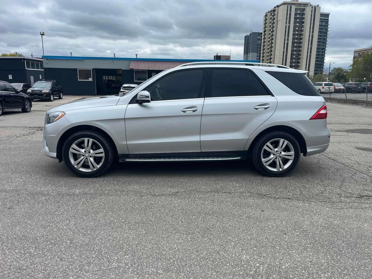 Mercedes-Benz ML 350 * BlueTEC * HARMAN/KARDON* PANORAMA* , снимка 2 - Автомобили и джипове - 54581349