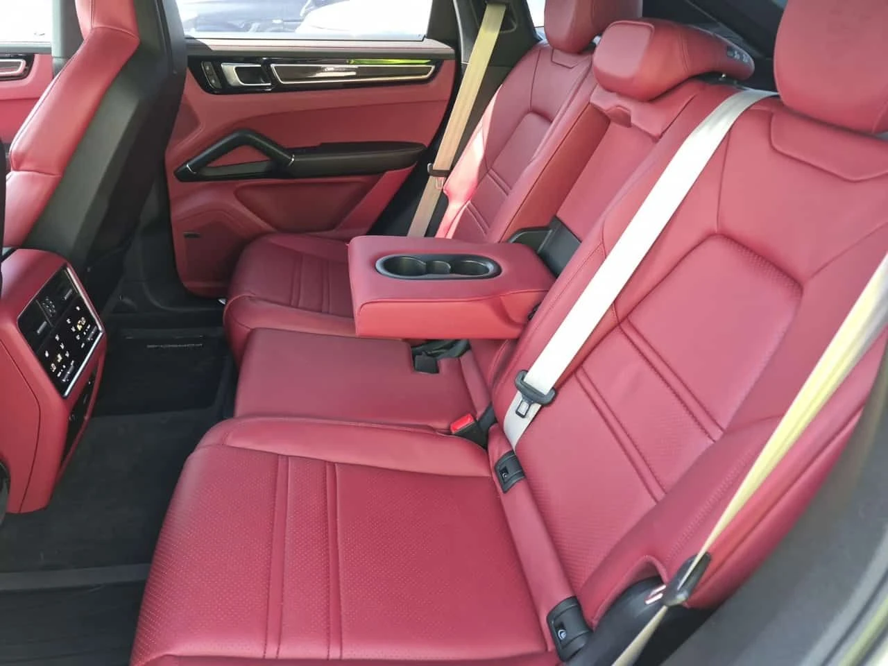 Porsche Cayenne S Coupe * PLATINUM EDITION * Въздух * One Owner * , снимка 9 - Автомобили и джипове - 54702154