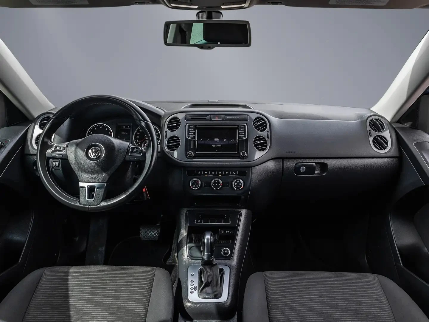 VW Tiguan Trendline * AвтоКредит * (ЦЕНА ДО БГ), снимка 7 - Автомобили и джипове - 55138913