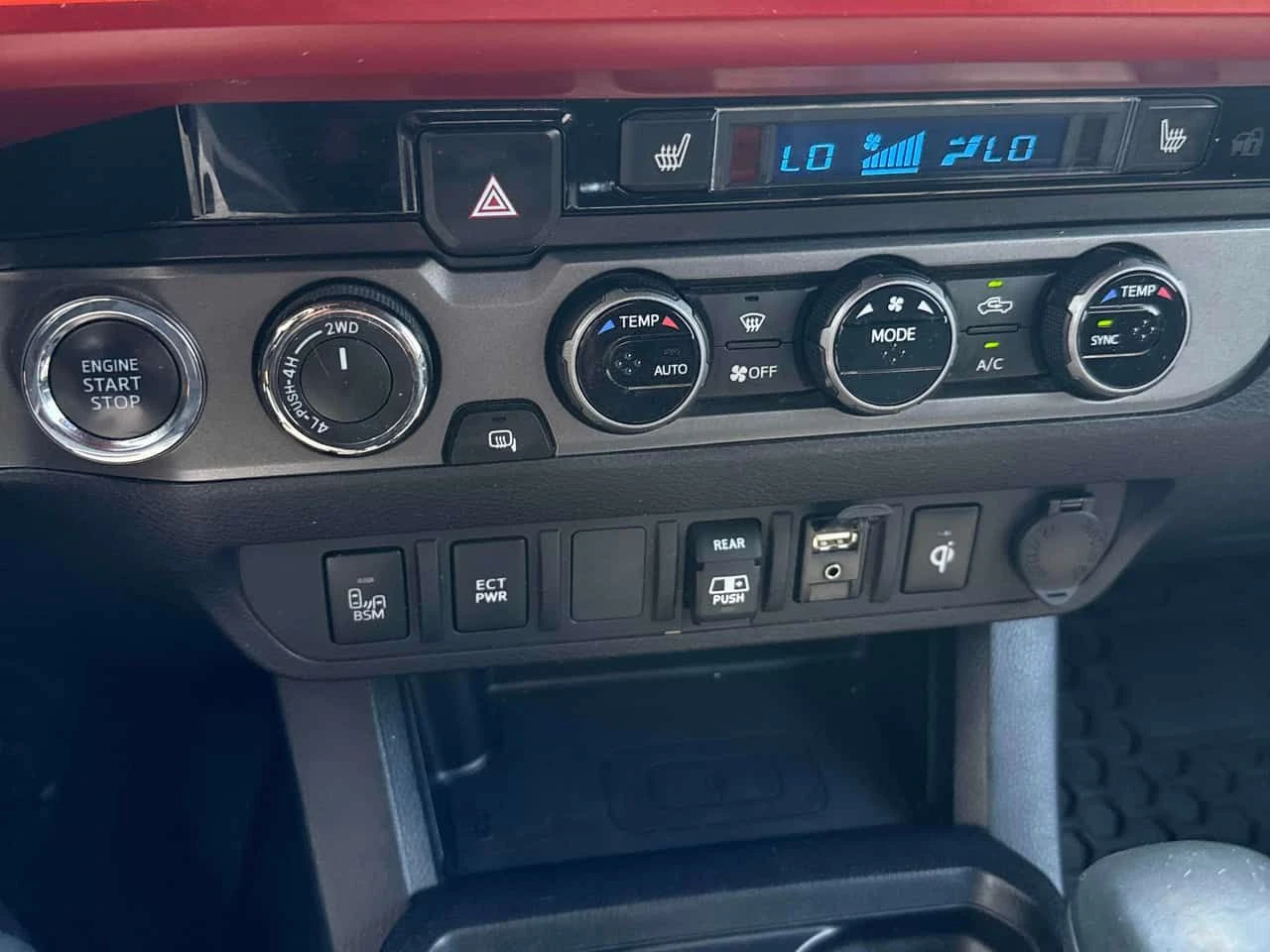 Toyota Tacoma * SR5 * АВТОКРЕДИТ БЕЗ ПЪРВОНАЧАЛНА ВНОСКА* , снимка 15 - Автомобили и джипове - 55171130