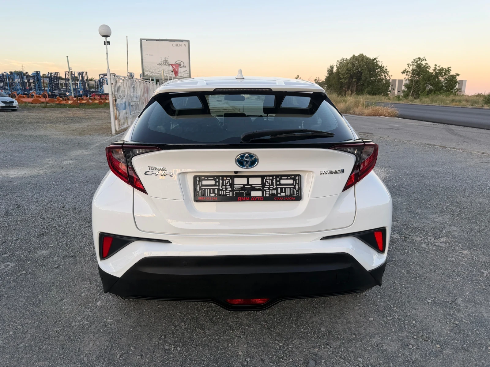 Toyota C-HR HYBRID / FACELIFT / ЕВРО6 / YOUTUBE / WAZE , снимка 6 - Автомобили и джипове - 55287259