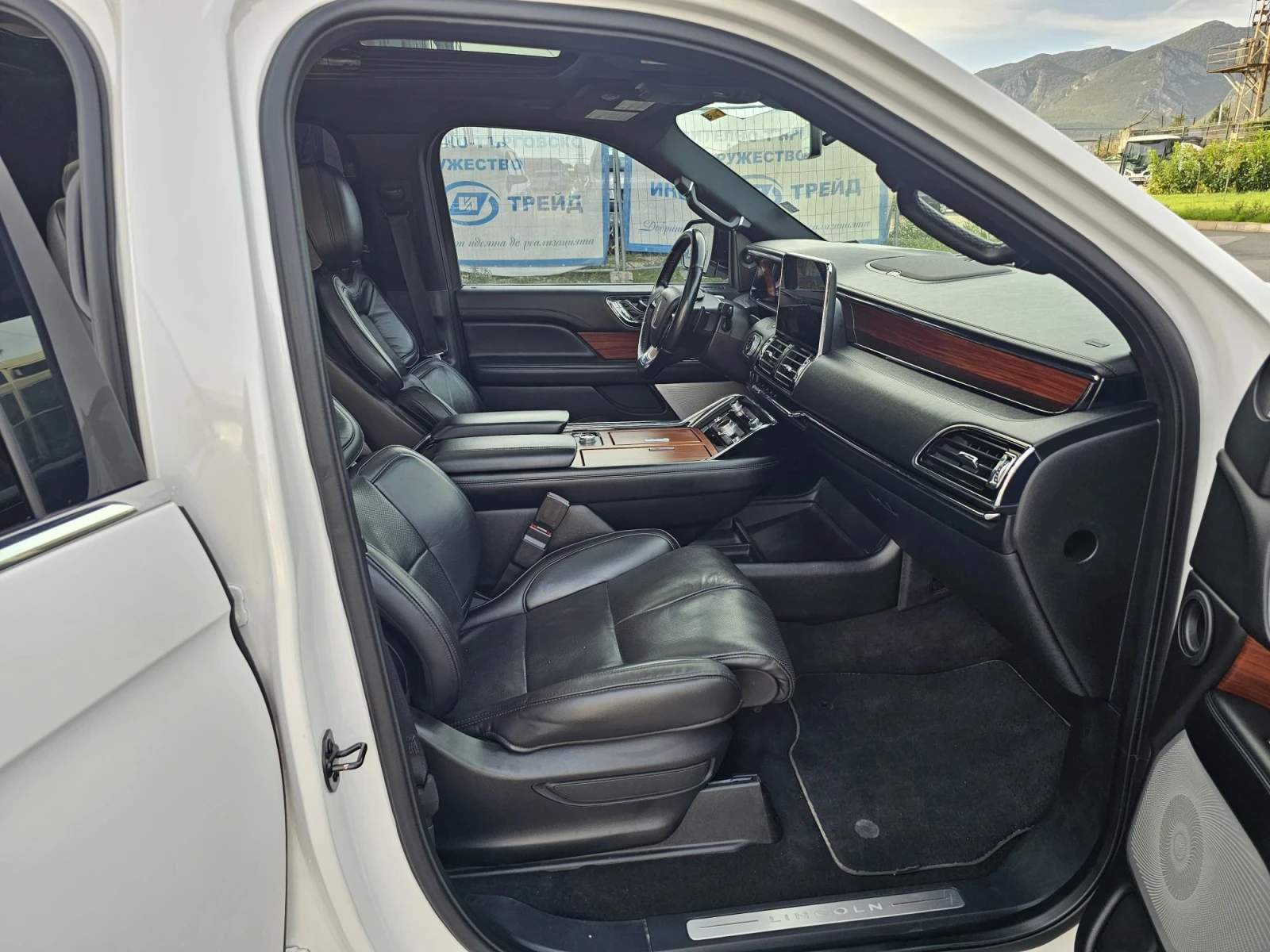 Lincoln Navigator, снимка 8 - Автомобили и джипове - 56432180