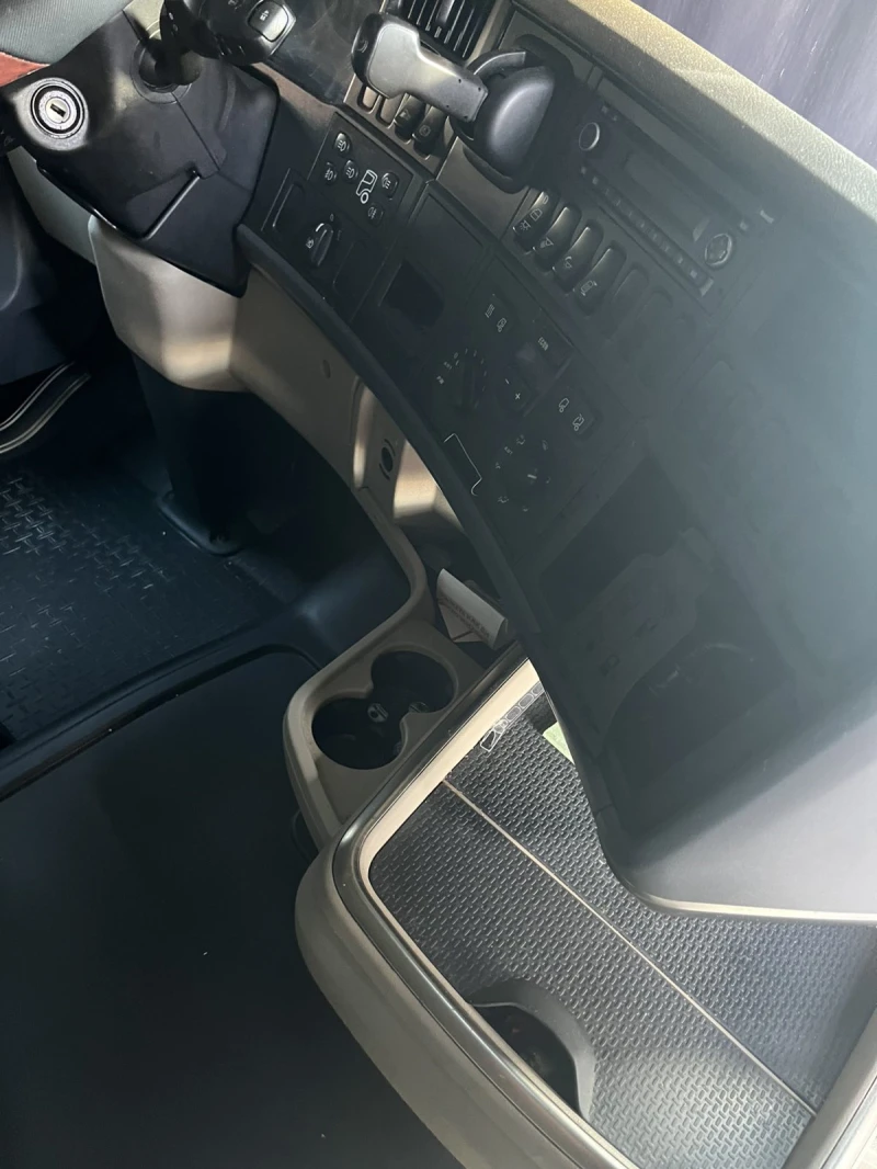 Scania R 450 ЦЕНАТА Е ЗА КОМПОЗИЦИЯ - ВЛЕКАЧ+ ПОЛУРЕМАРКЕ, снимка 6 - Камиони - 53462691