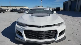 Chevrolet Camaro 6.2l Zl1, снимка 13
