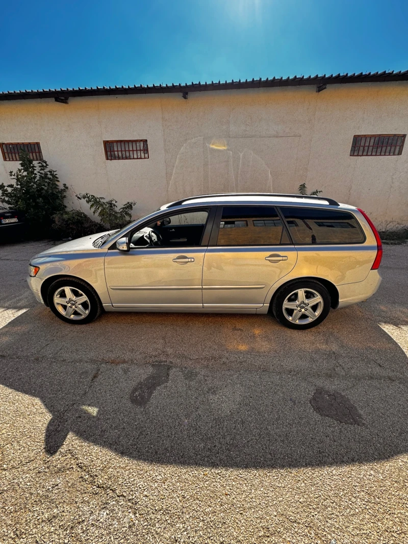 Volvo V50 2.4D Swiss, снимка 3 - Автомобили и джипове - 47385640