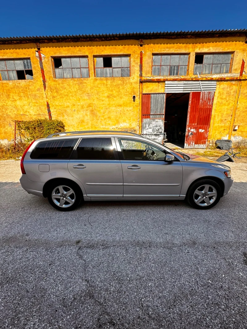 Volvo V50 2.4D Swiss, снимка 2 - Автомобили и джипове - 47385640