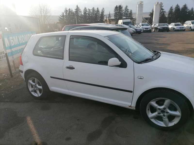 VW Golf, снимка 1 - Автомобили и джипове - 48950933