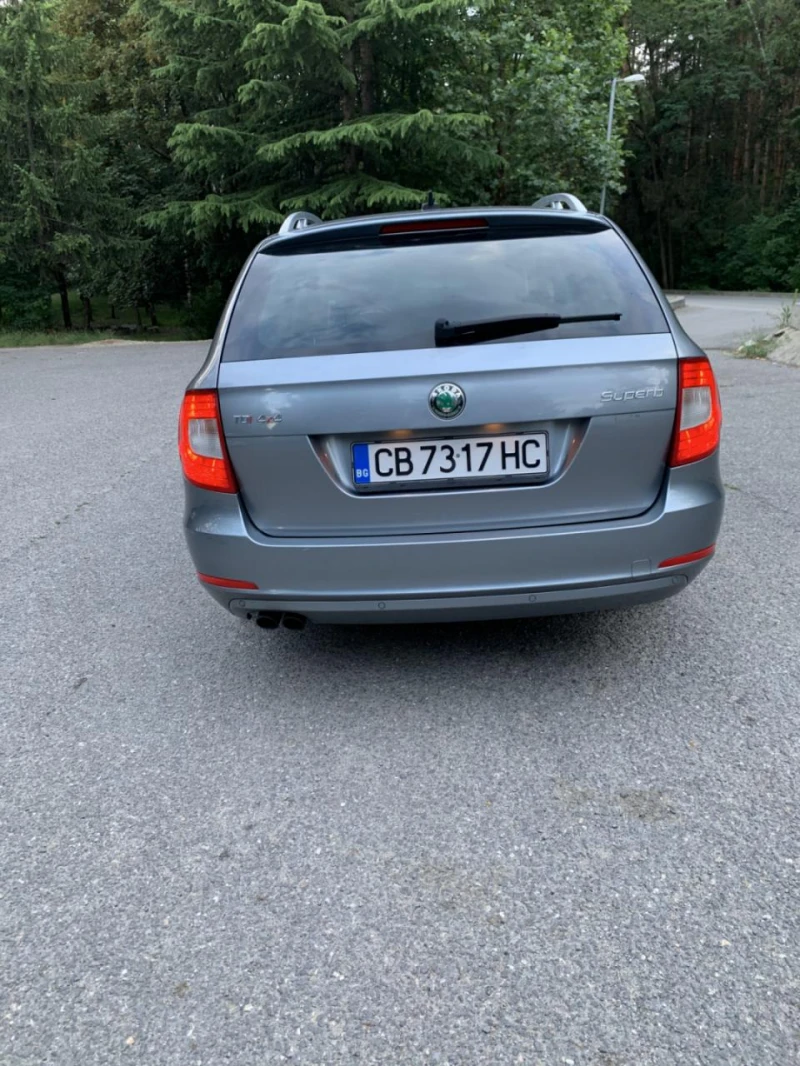 Skoda Superb Combi, снимка 3 - Автомобили и джипове - 53007545