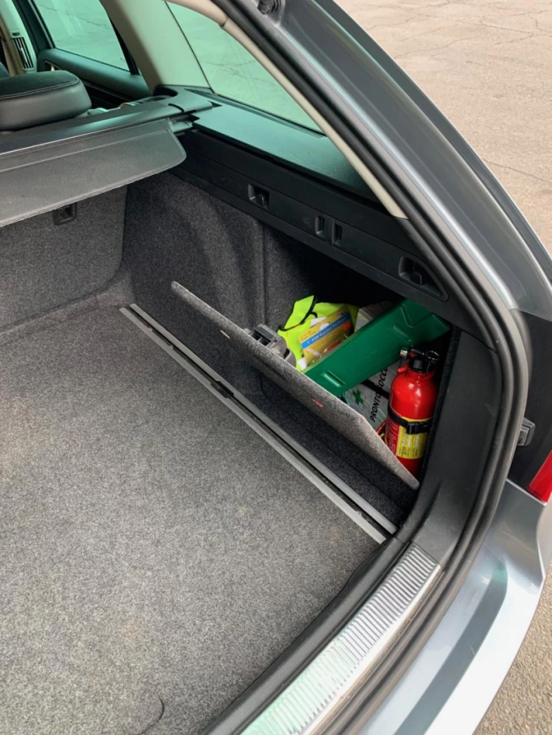 Skoda Superb Combi, снимка 10 - Автомобили и джипове - 53007545