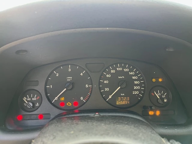 Opel Astra 2.0 DTL, снимка 7 - Автомобили и джипове - 52691547