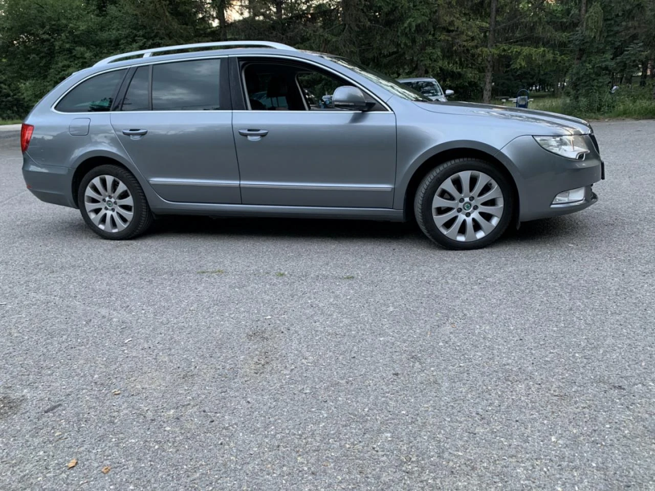Skoda Superb Combi - изображение 4