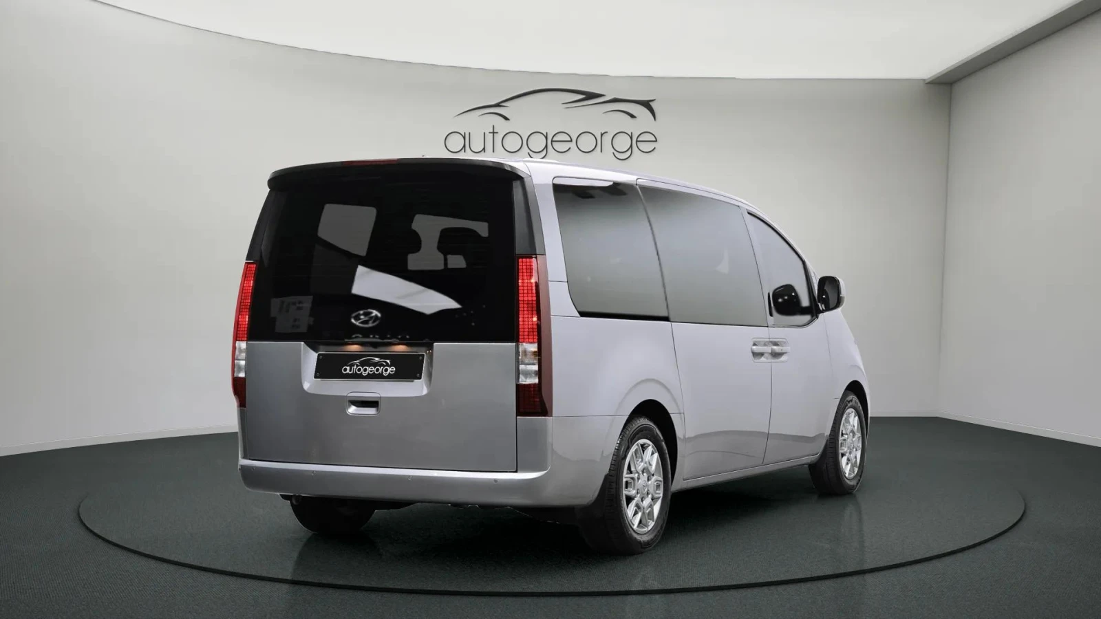 Hyundai Staria L3.5 Tourer 9seater autogeorge.com - изображение 2
