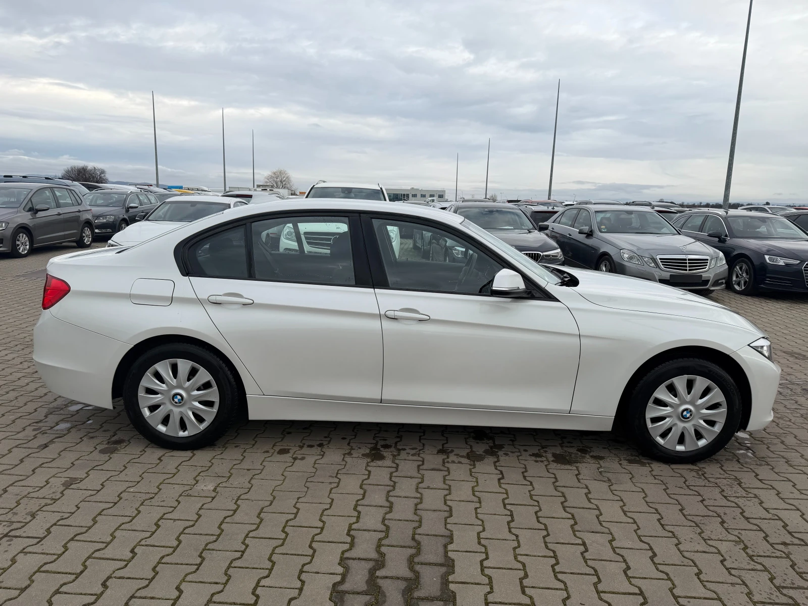 BMW 318 D NAVI EURO 5 - изображение 5