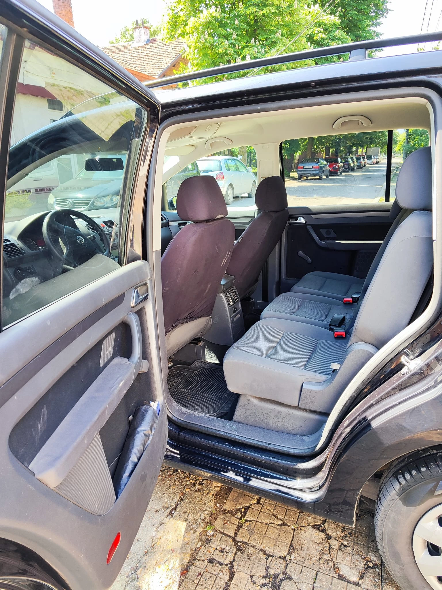 VW Touran, снимка 6 - Автомобили и джипове - 53773173