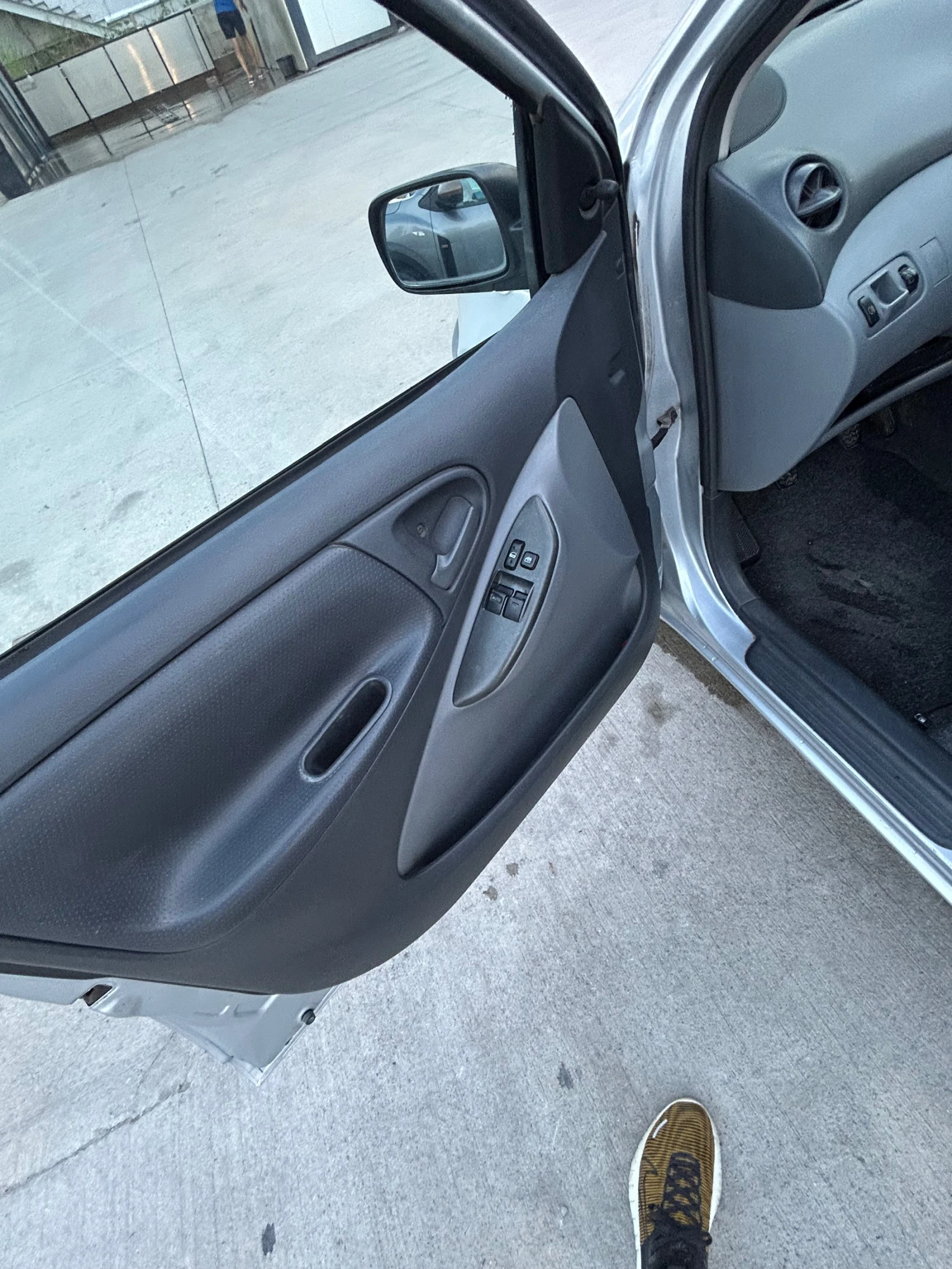 Toyota Yaris, снимка 6 - Автомобили и джипове - 55335039
