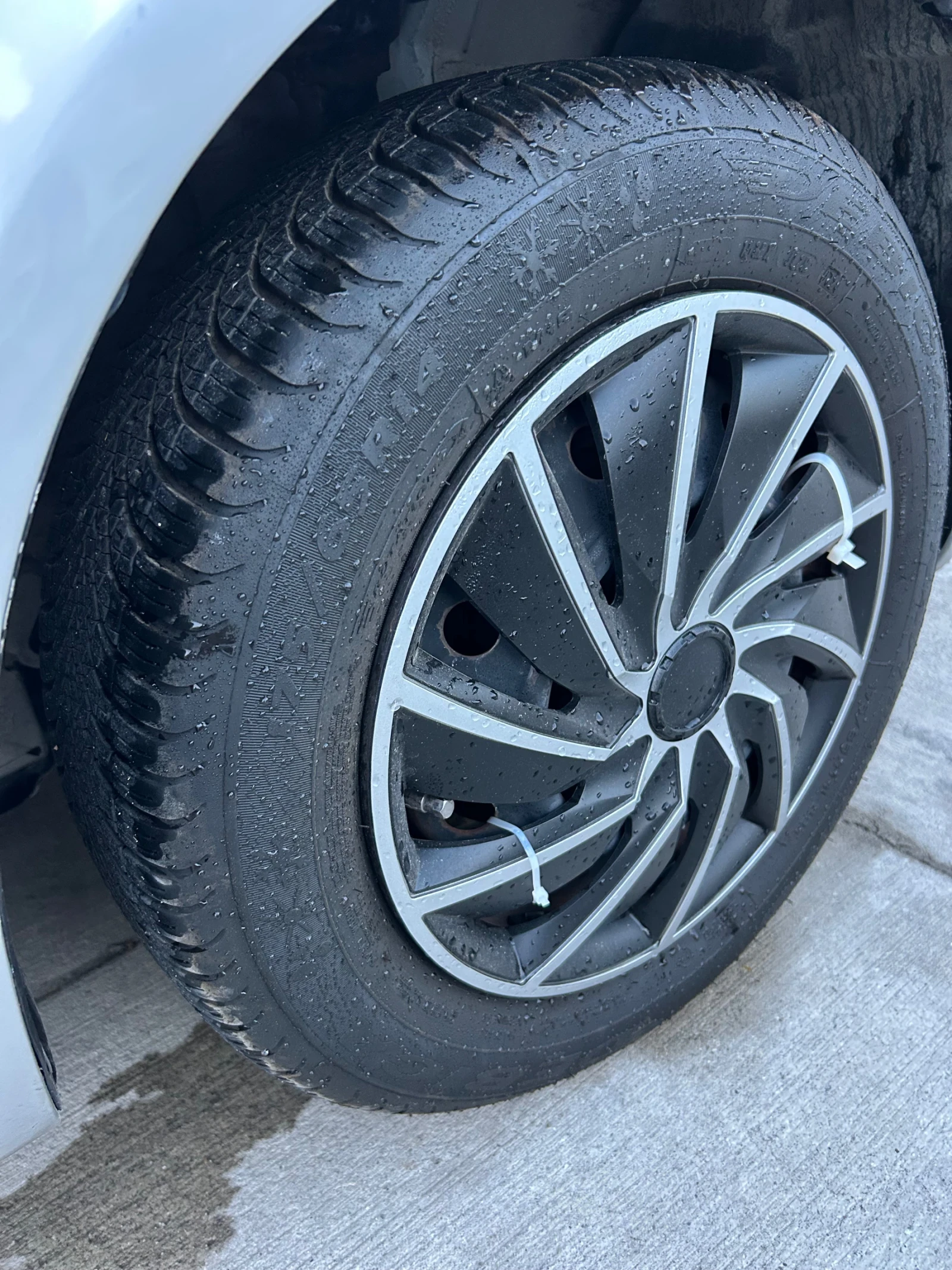 Toyota Yaris, снимка 10 - Автомобили и джипове - 55335039