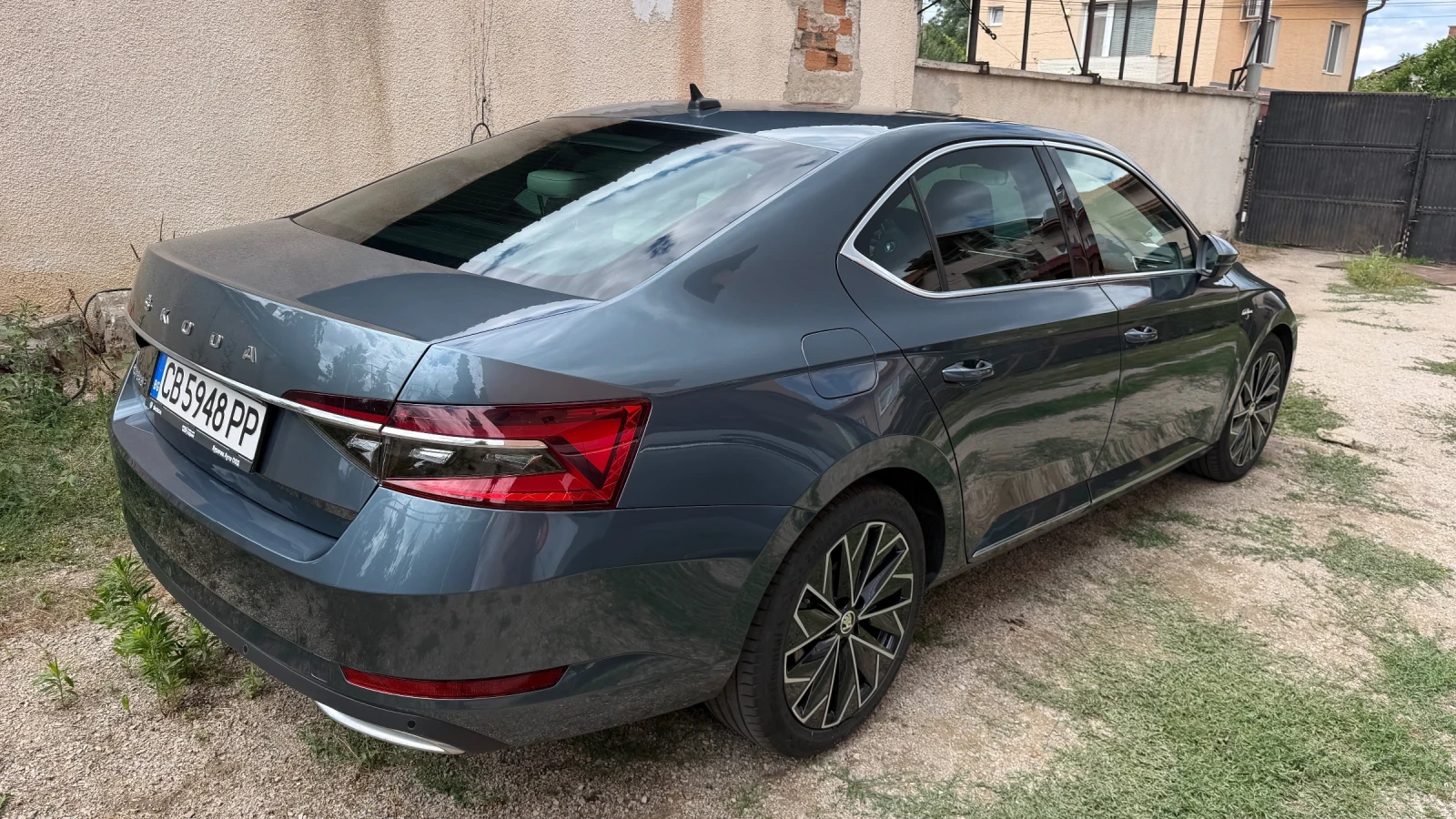 Skoda Superb 2.0 TDI 150hp Laurin, снимка 3 - Автомобили и джипове - 55414497