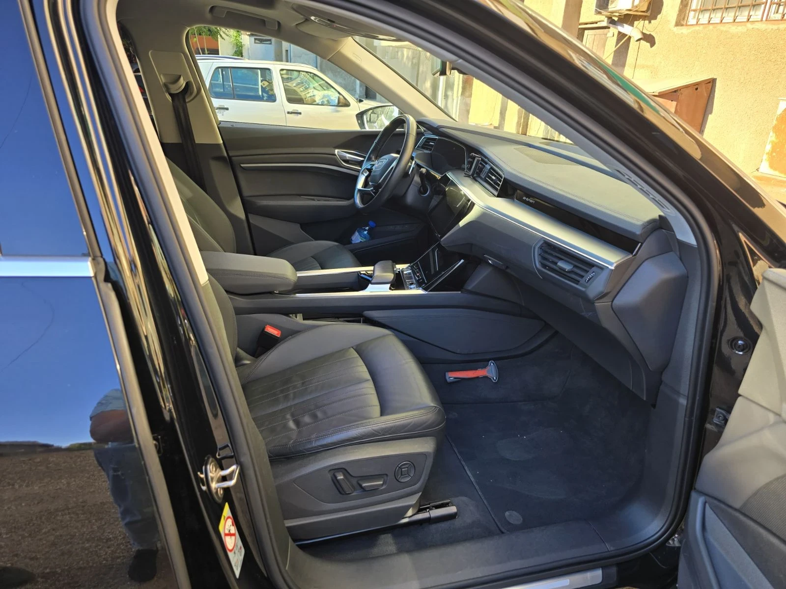 Audi E-Tron 50, снимка 6 - Автомобили и джипове - 55667801