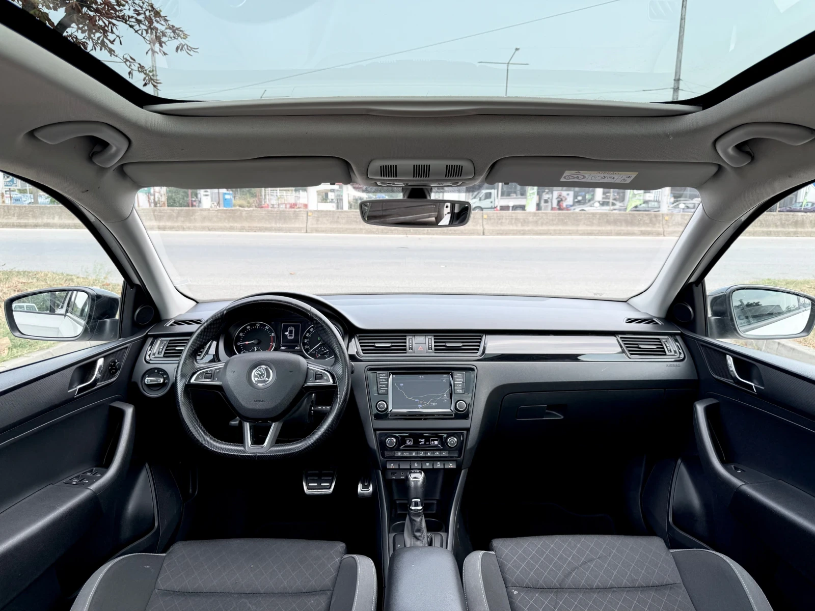 Skoda Rapid Monte Carlo* DSG* Панорама, снимка 8 - Автомобили и джипове - 55710628
